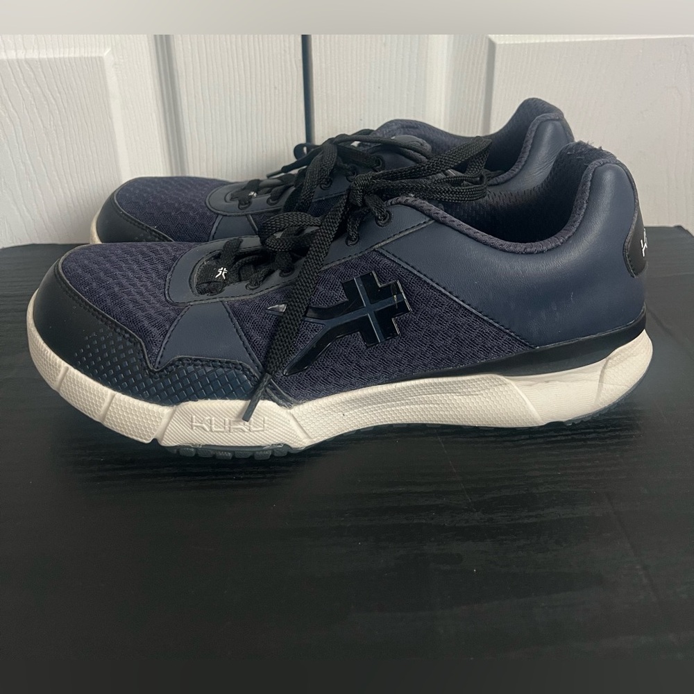 Kuru Quantum Mens 9.5 Navy Athletic Training Walking Workout Everyday Shoes